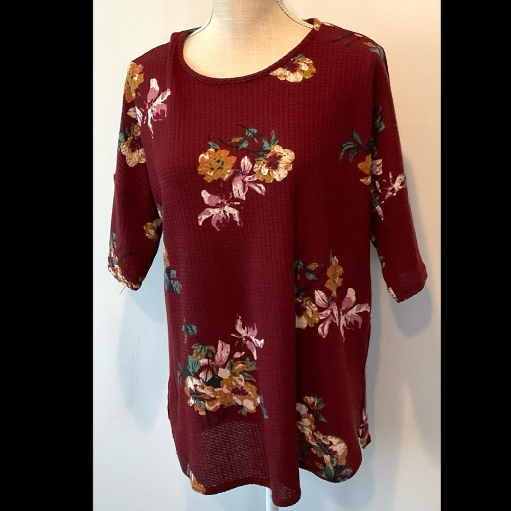 Lildy Tunic Size S/M Waffle Knit Floral - EUC